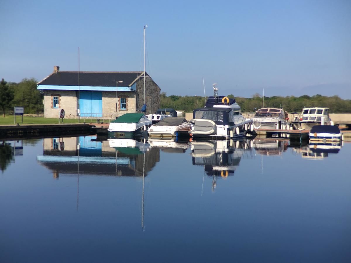 Гостевой дом Lough Derg House & The Lake Cafe Нина